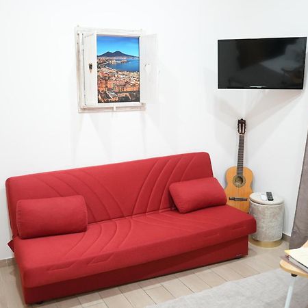 Casa Vacanza Al Centro Di Napoli A' Fenestrella Exterior photo
